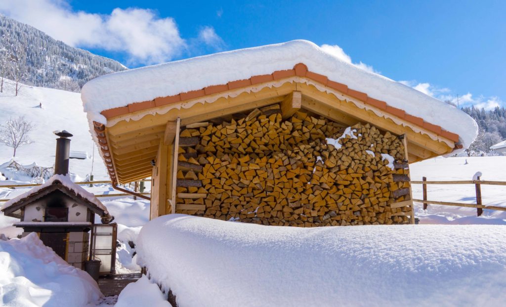 Holzhütte Winter