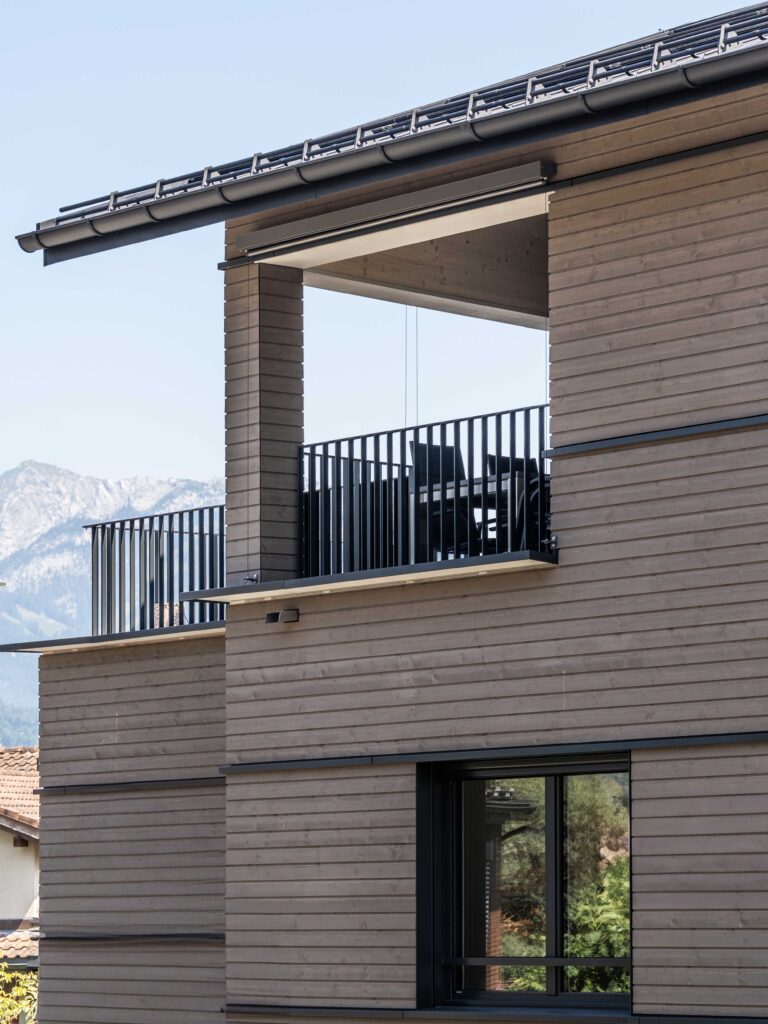 06_EFH mit Einliegerwohnung Balkon